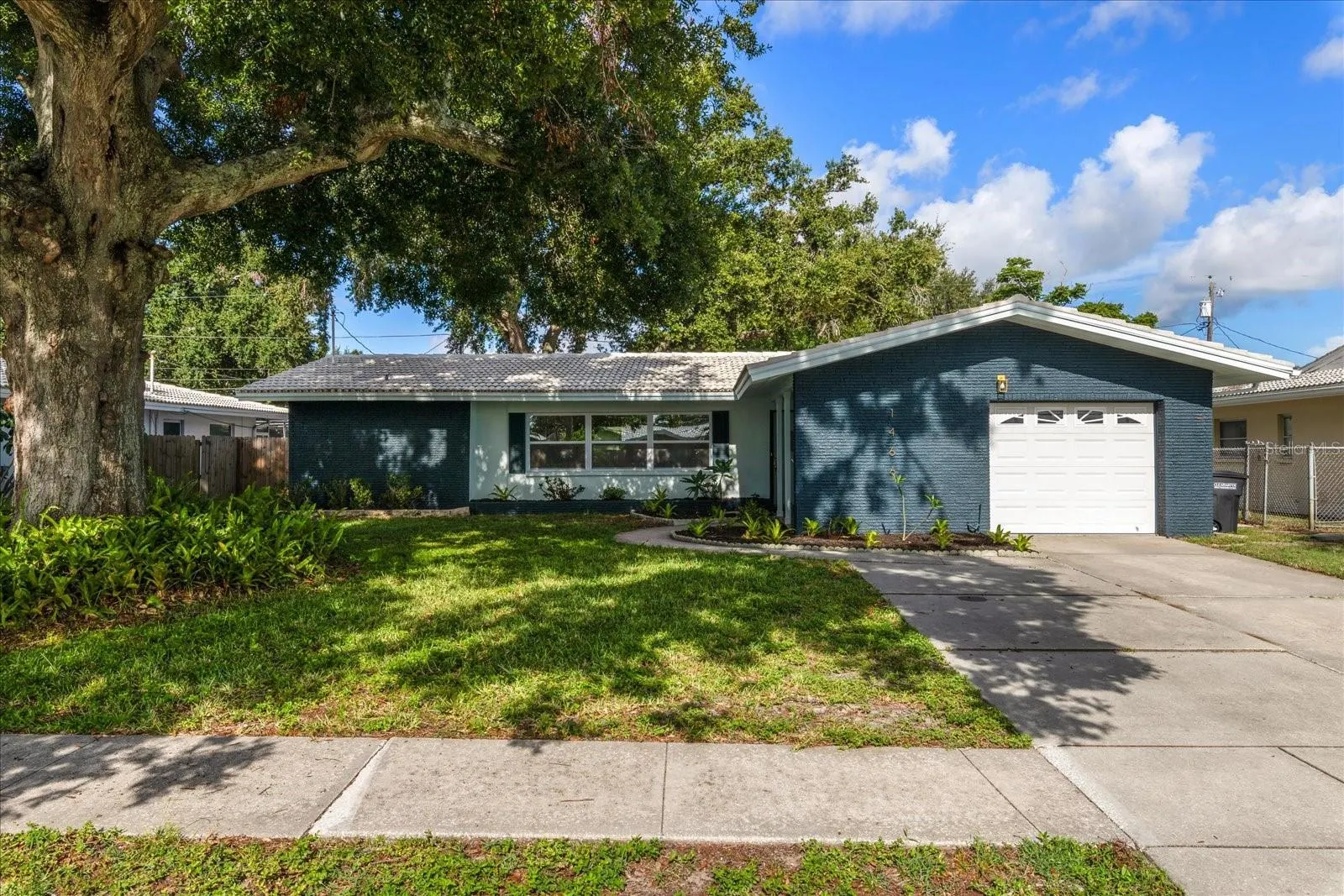 1466 S HERCULES AVE