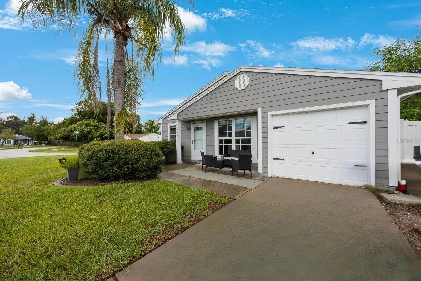 3861 REGENT DR