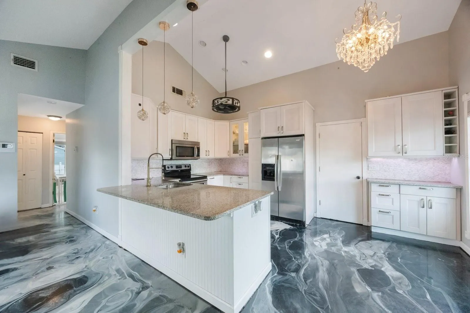 3861 REGENT DR