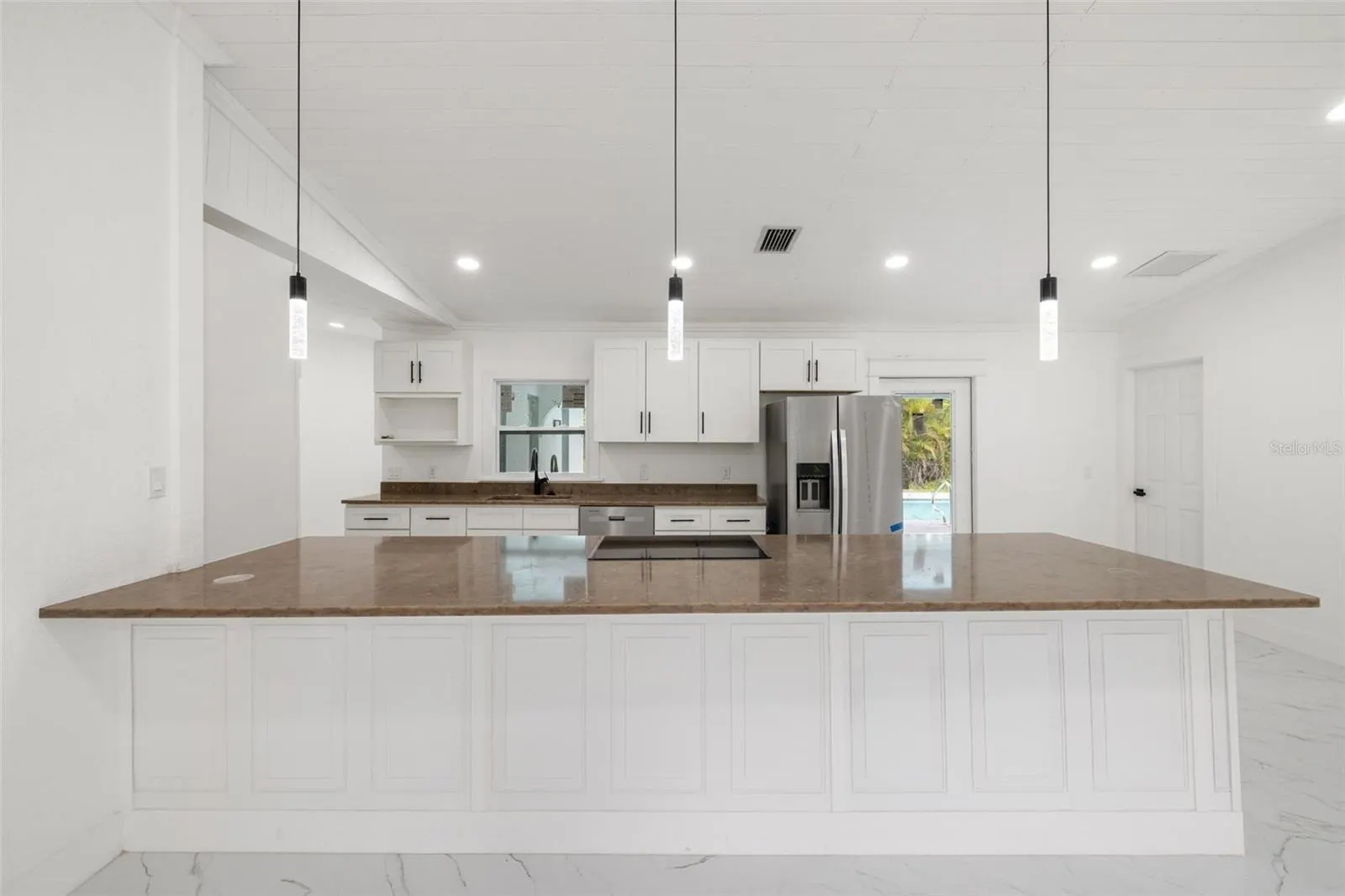 23268 AVACADO AVE