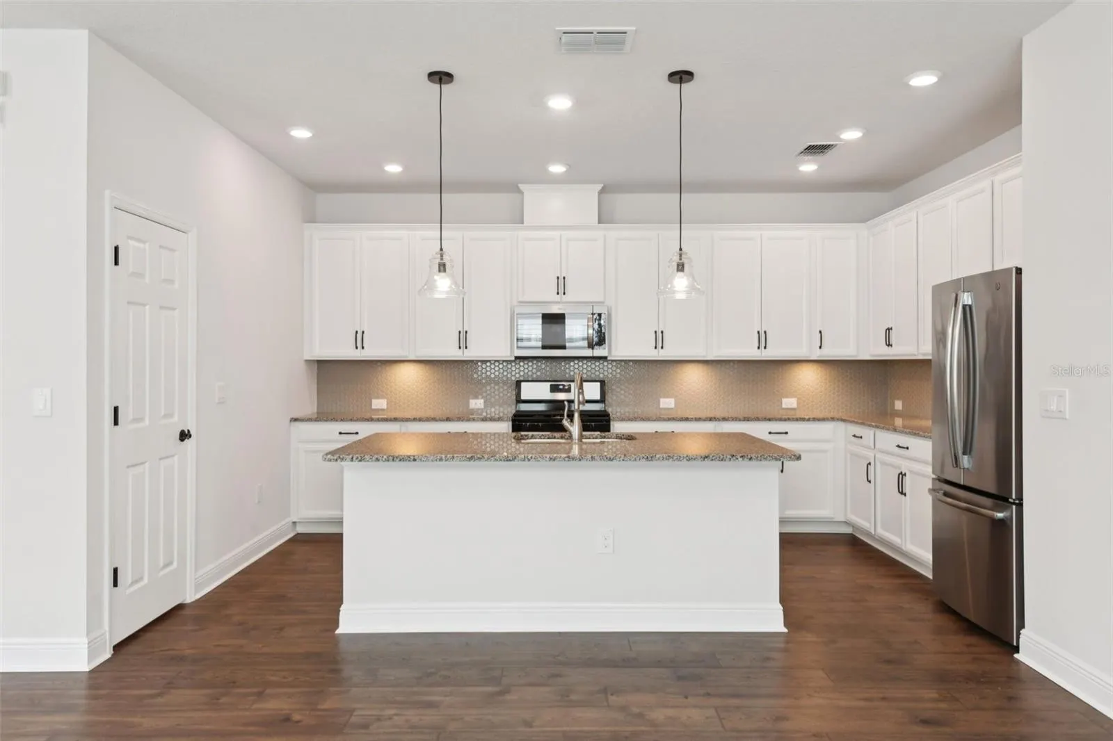 13890 KINGFISHER GLEN DR