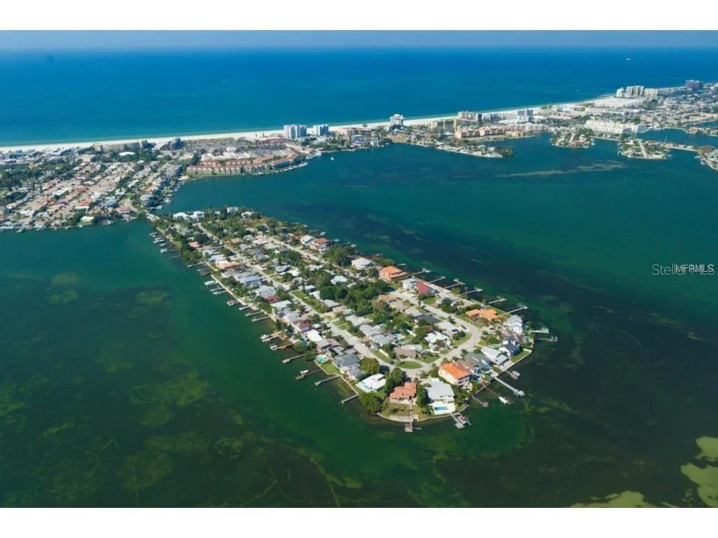987 BOCA CIEGA ISLE DR