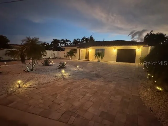 987 BOCA CIEGA ISLE DR