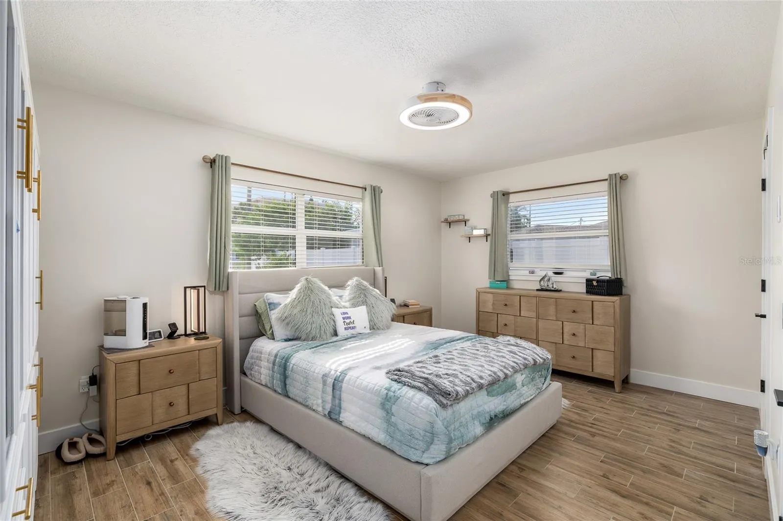 987 BOCA CIEGA ISLE DR
