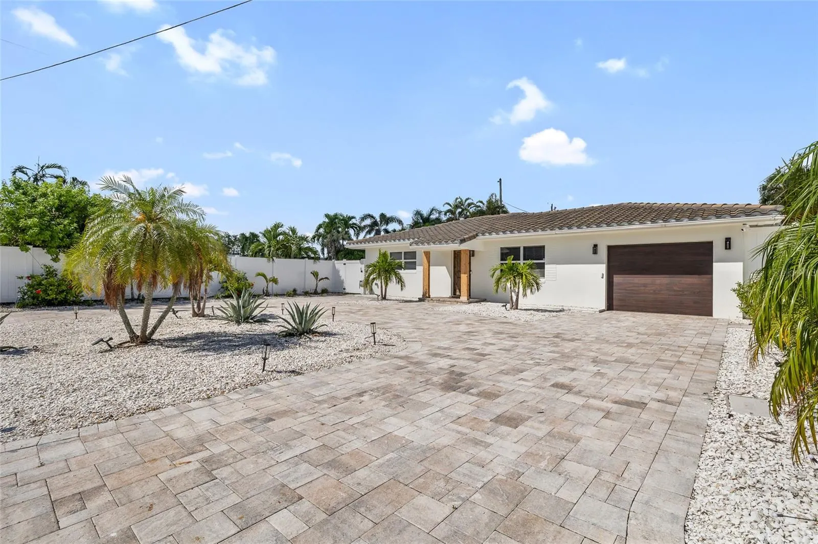 987 BOCA CIEGA ISLE DR
