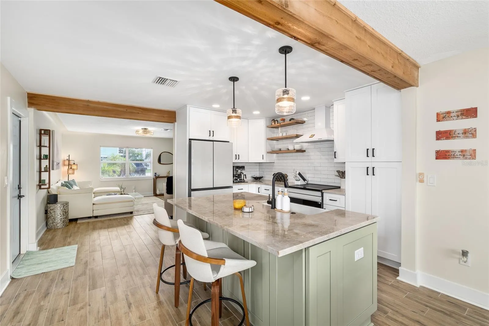 987 BOCA CIEGA ISLE DR