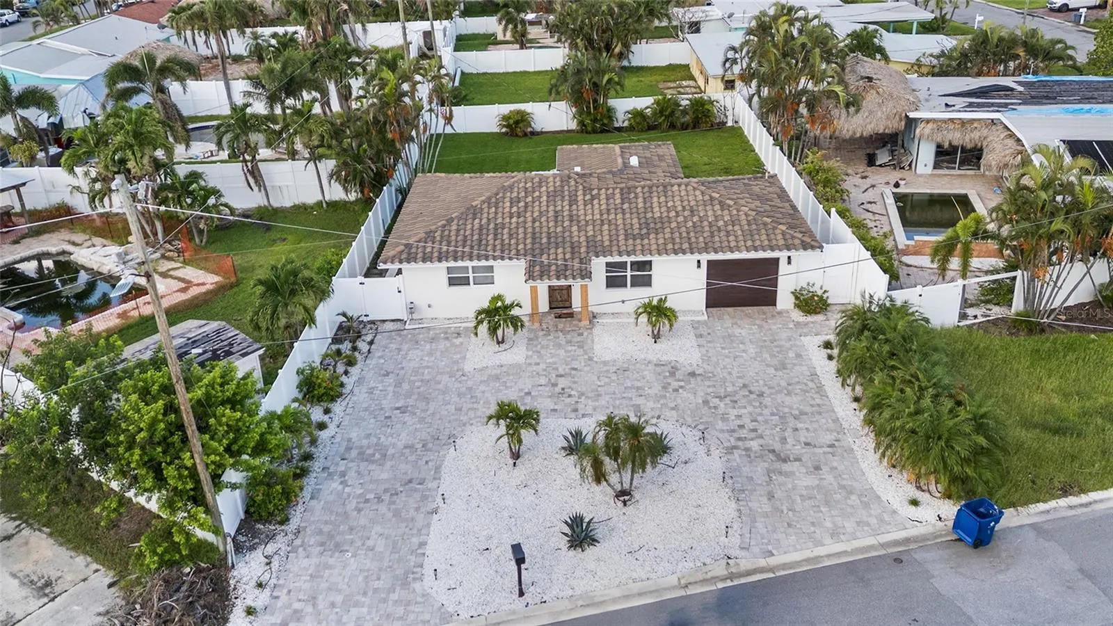 987 BOCA CIEGA ISLE DR