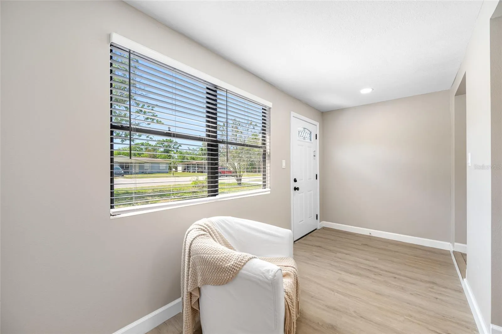 217 EMERALD LN