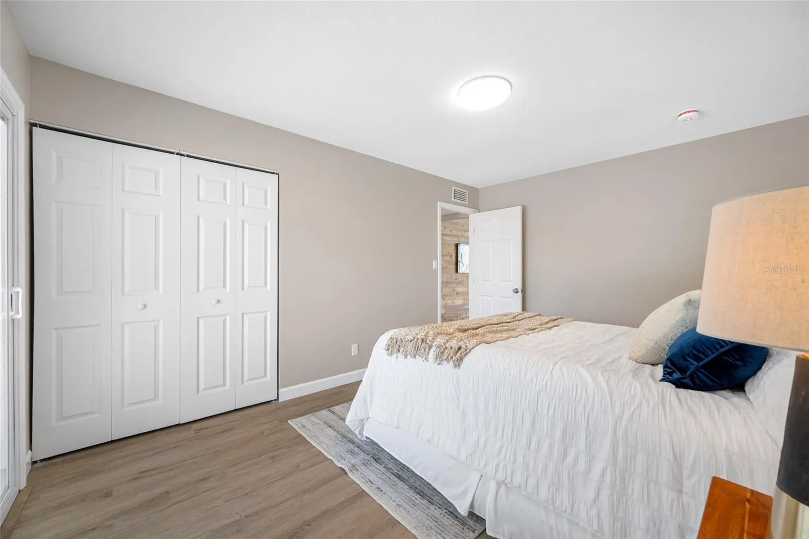 217 EMERALD LN