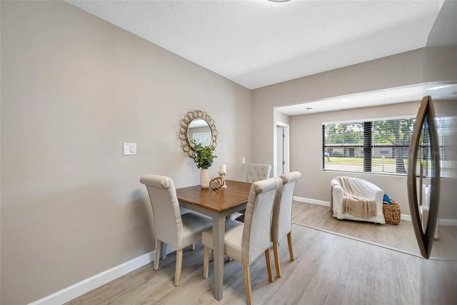 217 EMERALD LN