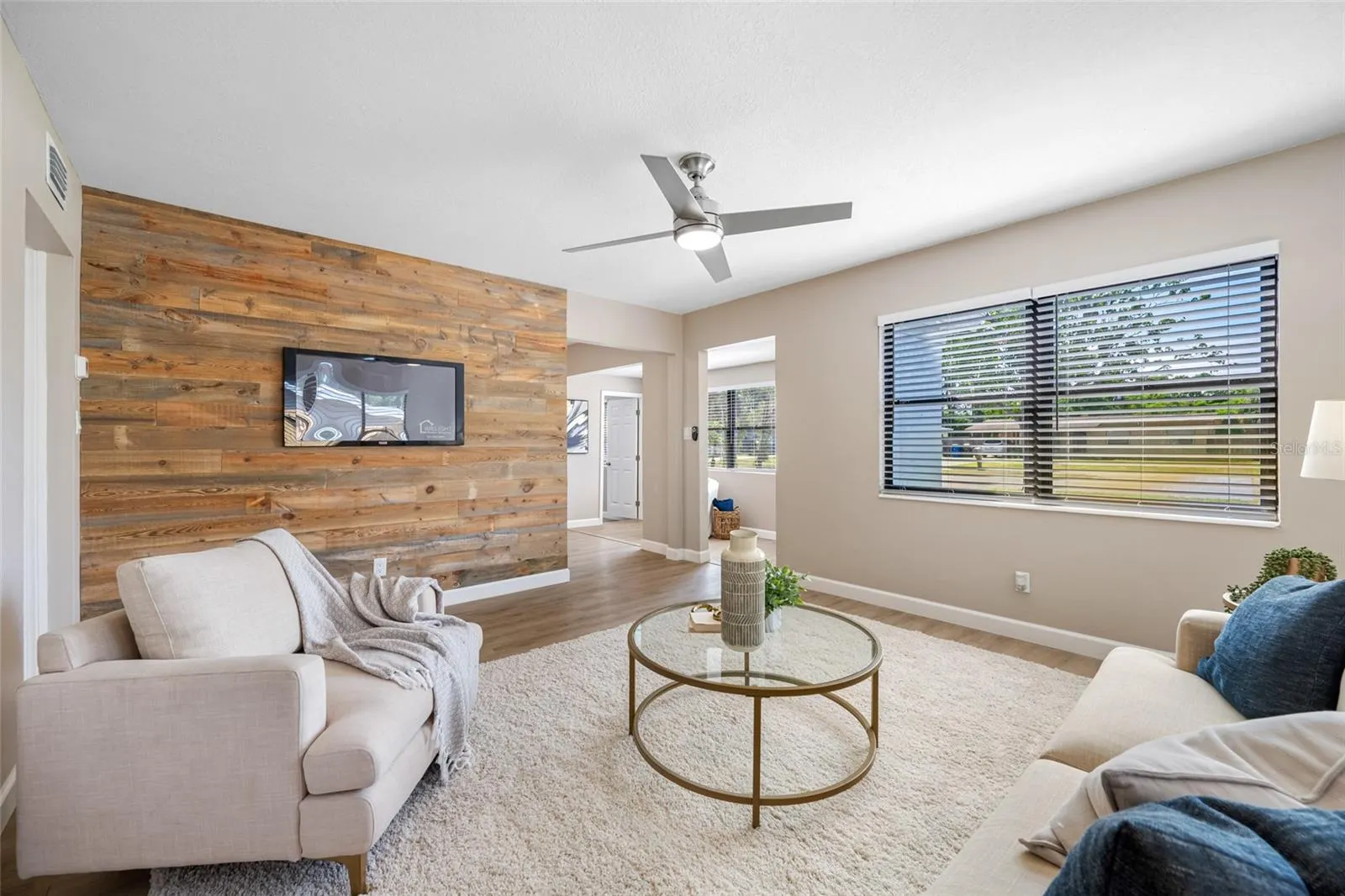 217 EMERALD LN