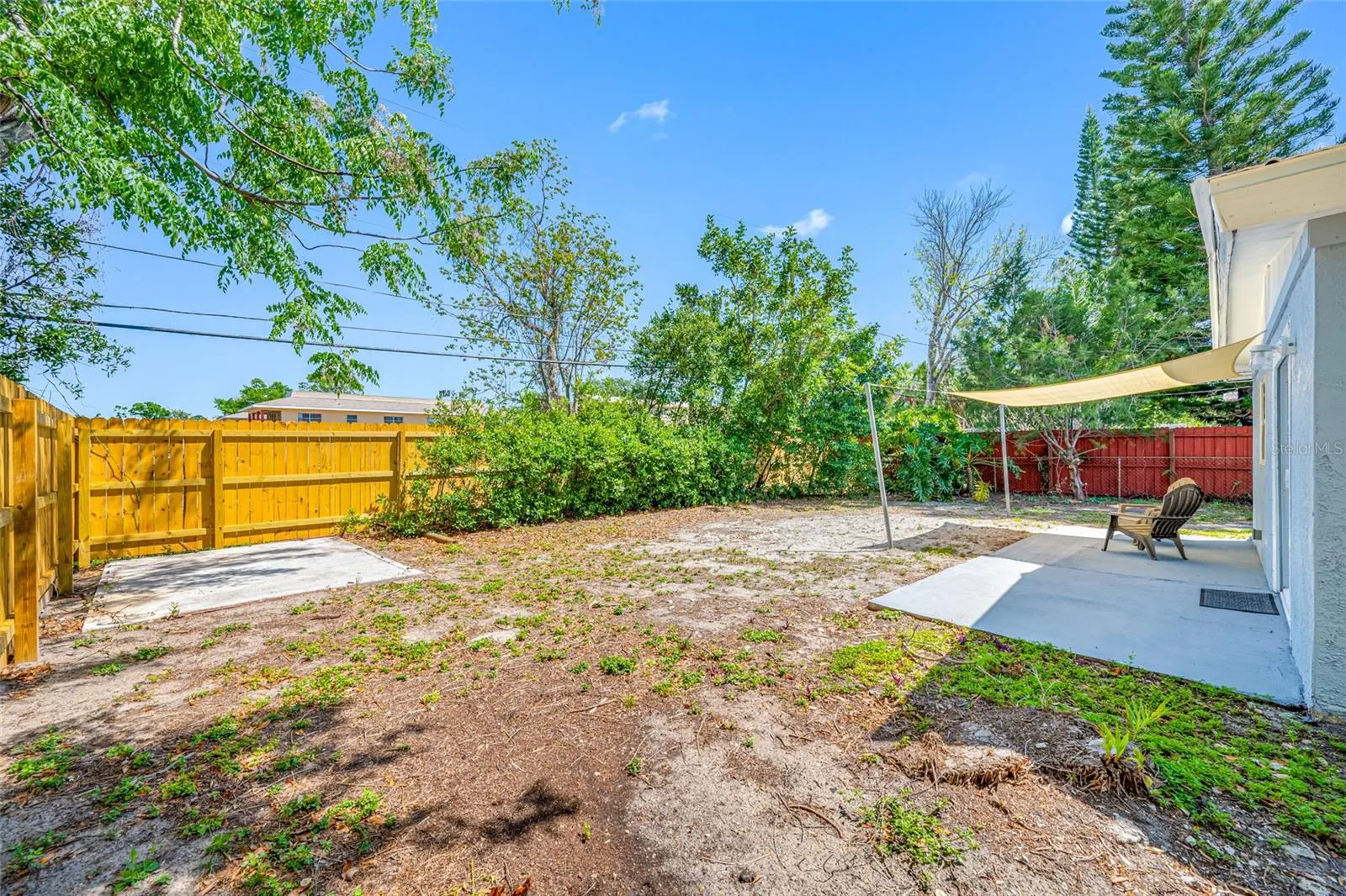217 EMERALD LN