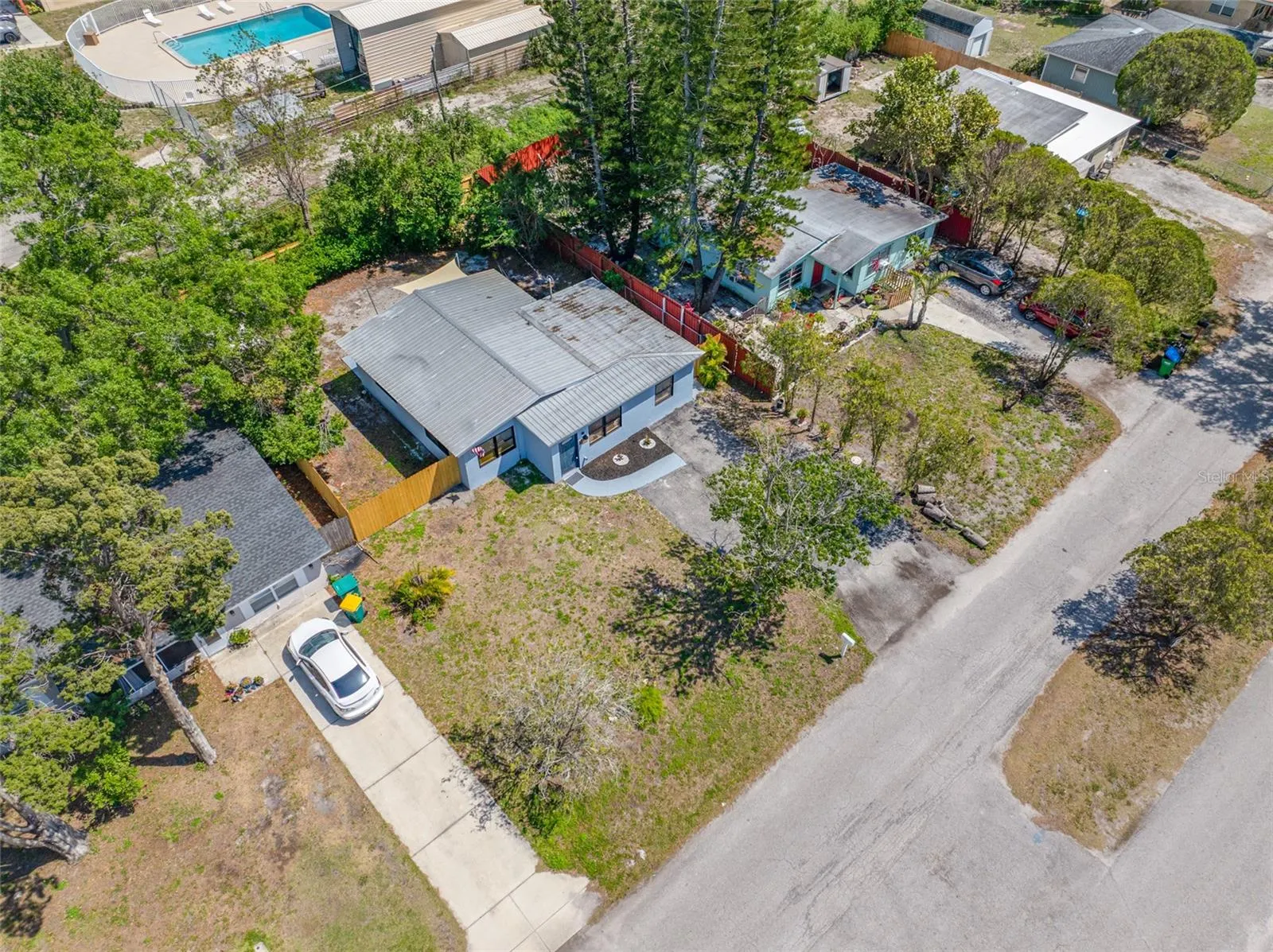 217 EMERALD LN