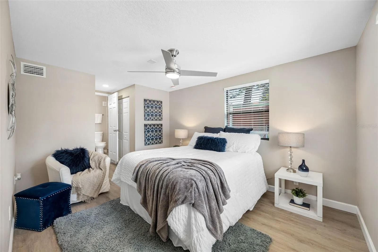 217 EMERALD LN