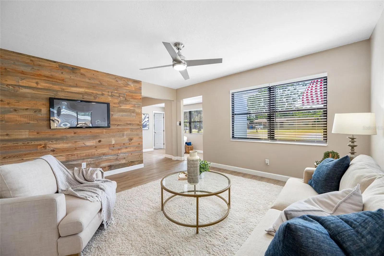 217 EMERALD LN