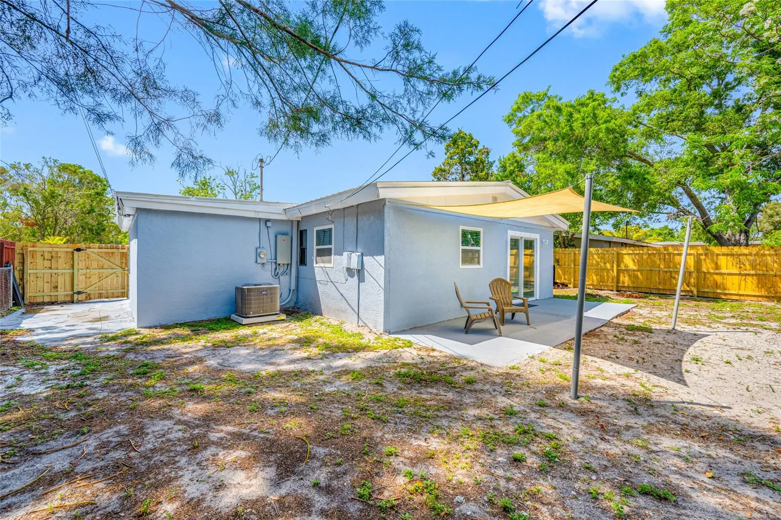 217 EMERALD LN