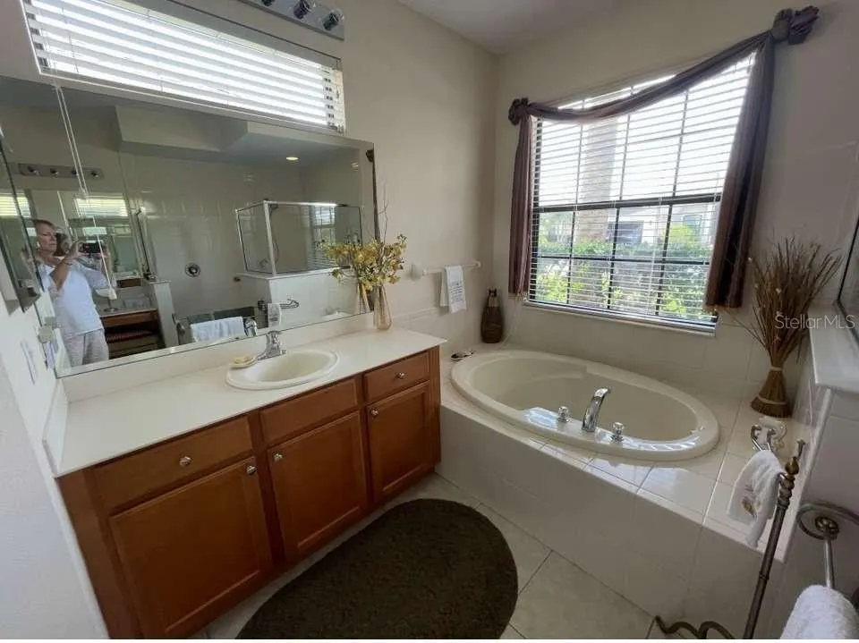 24416 LAKEVIEW PL