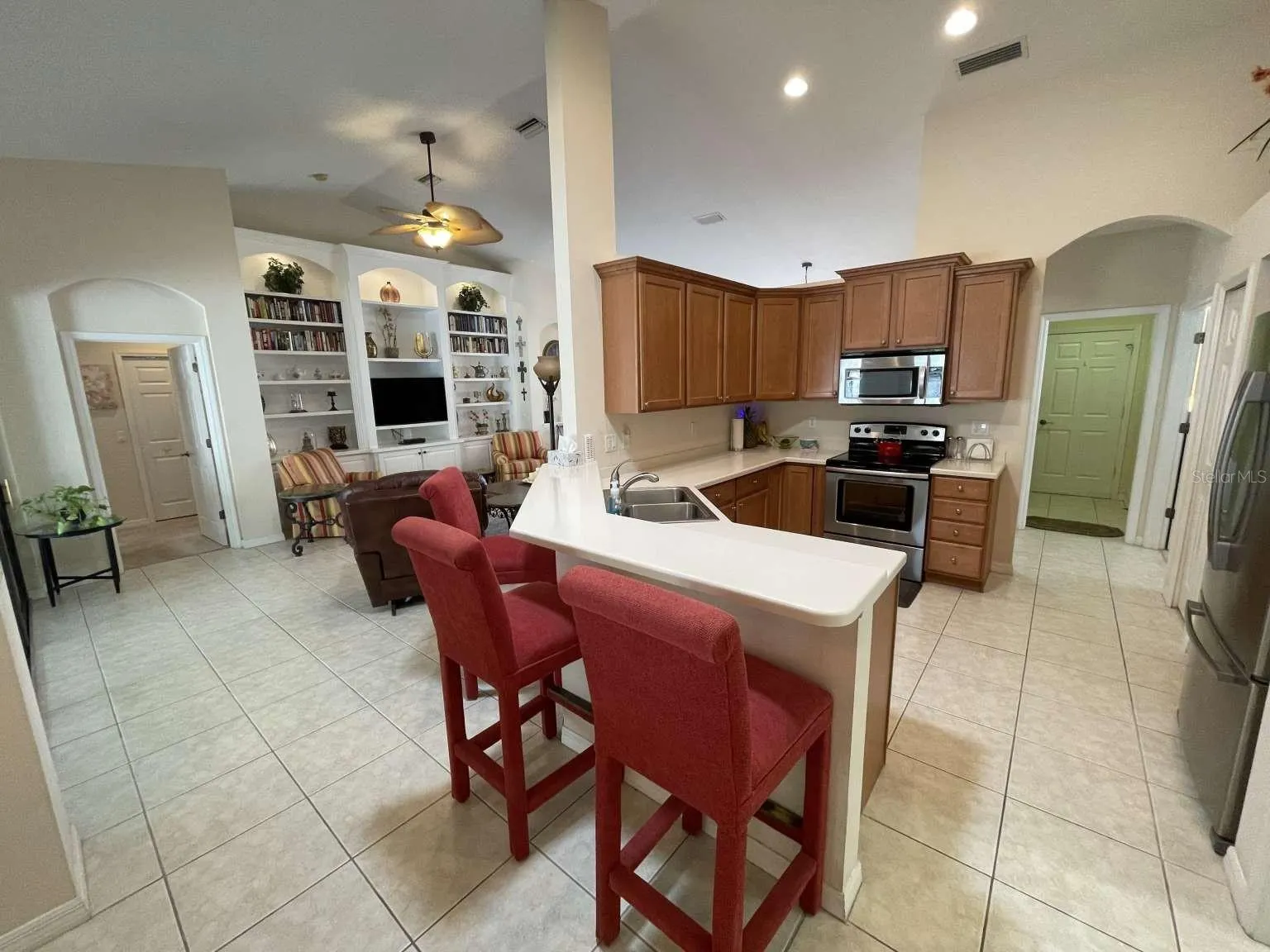 24416 LAKEVIEW PL