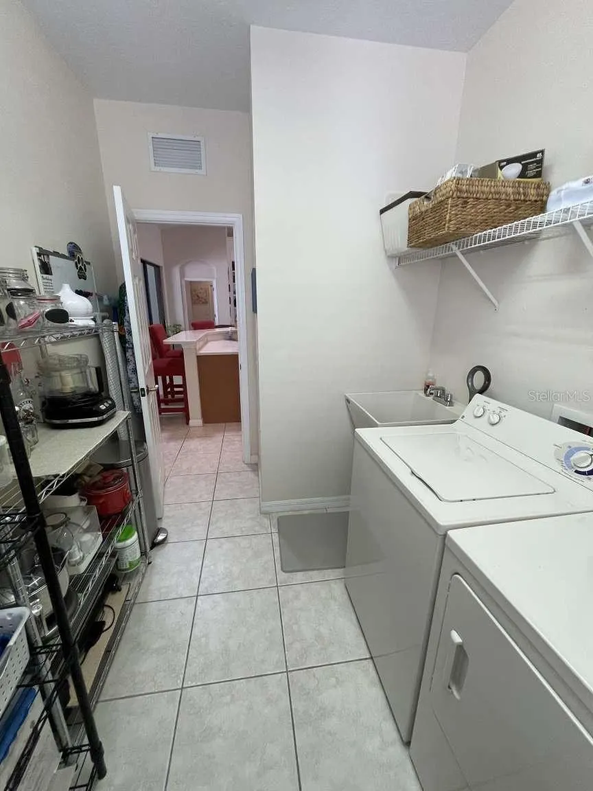 24416 LAKEVIEW PL