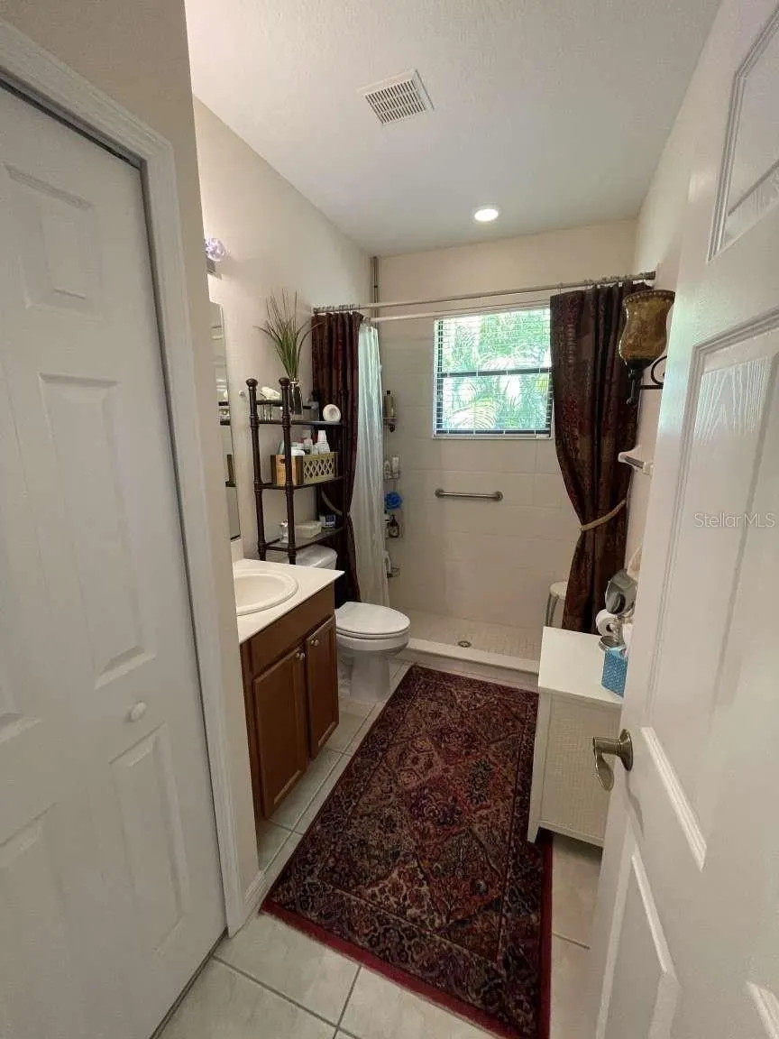 24416 LAKEVIEW PL