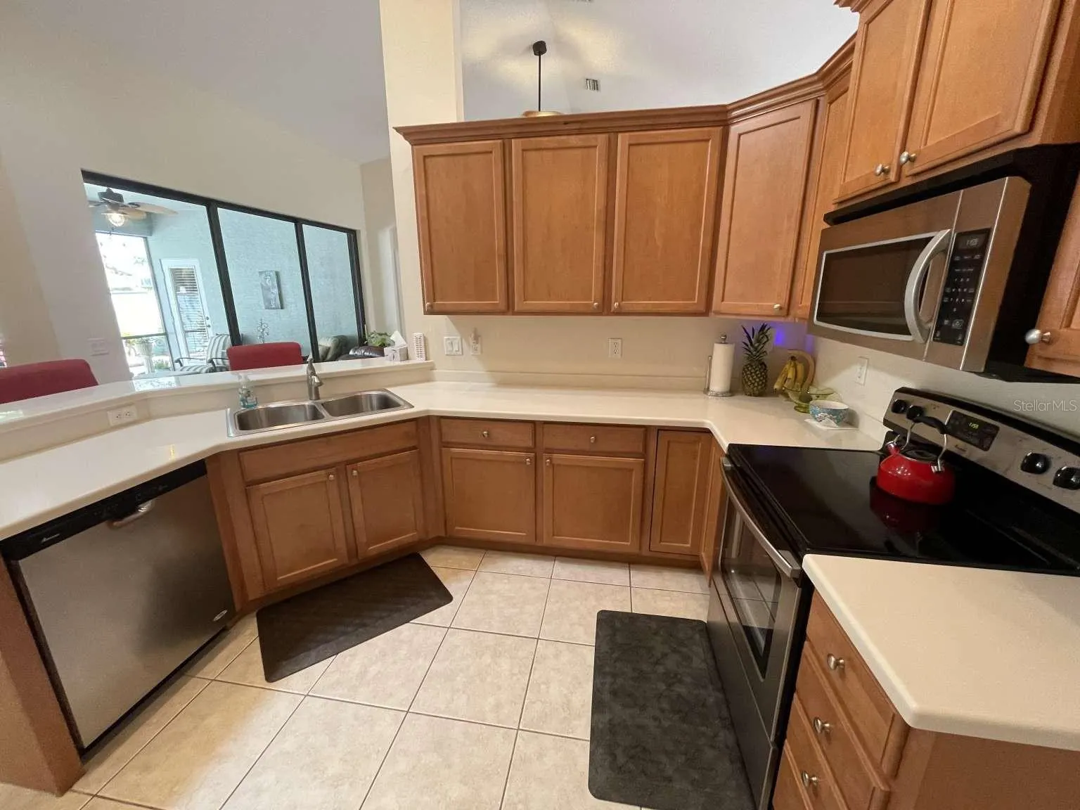 24416 LAKEVIEW PL