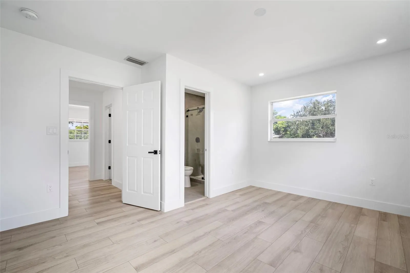 405 W SHADE DR
