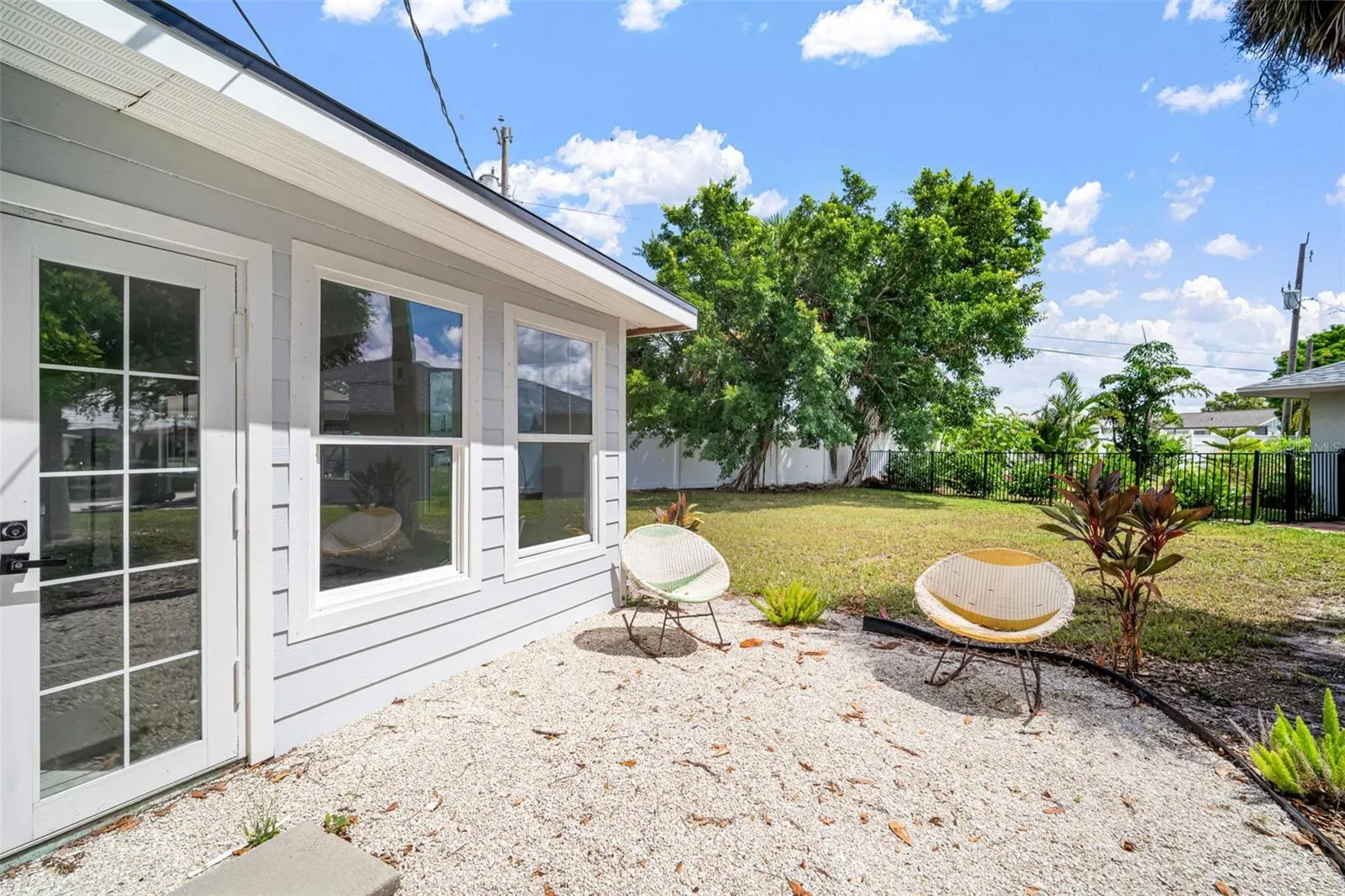 405 W SHADE DR