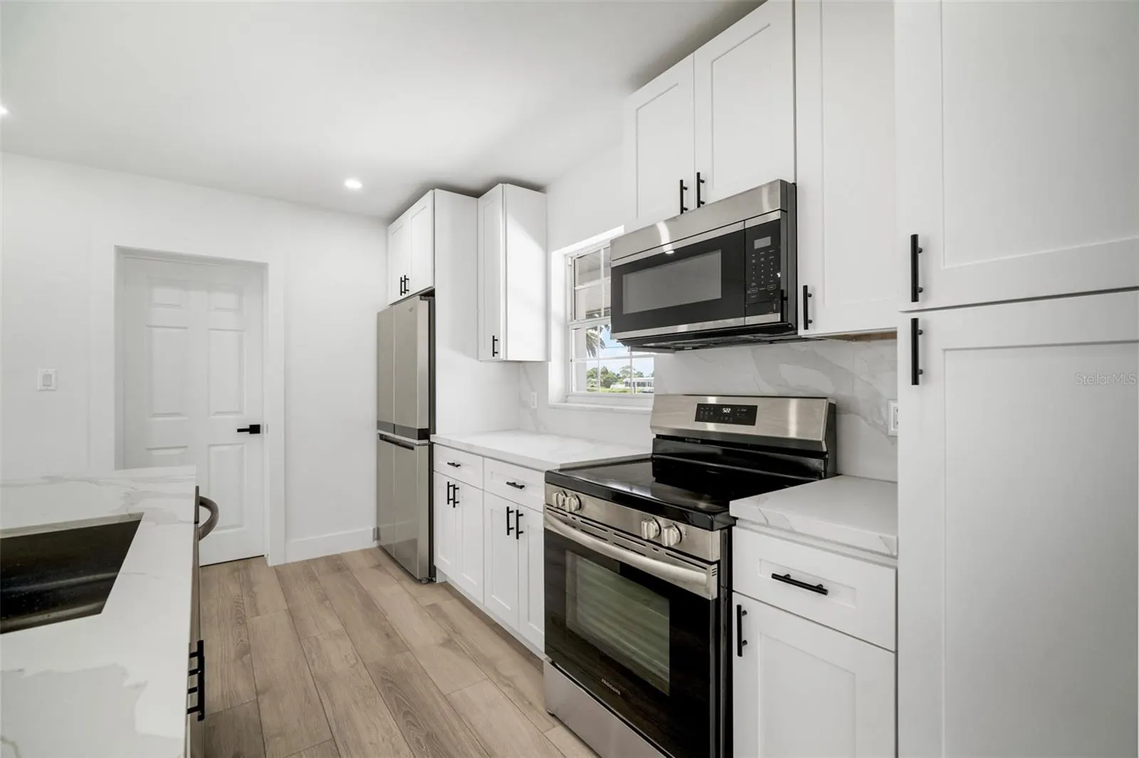 405 W SHADE DR