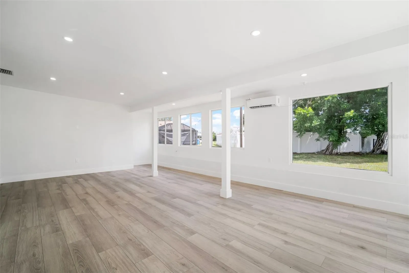 405 W SHADE DR