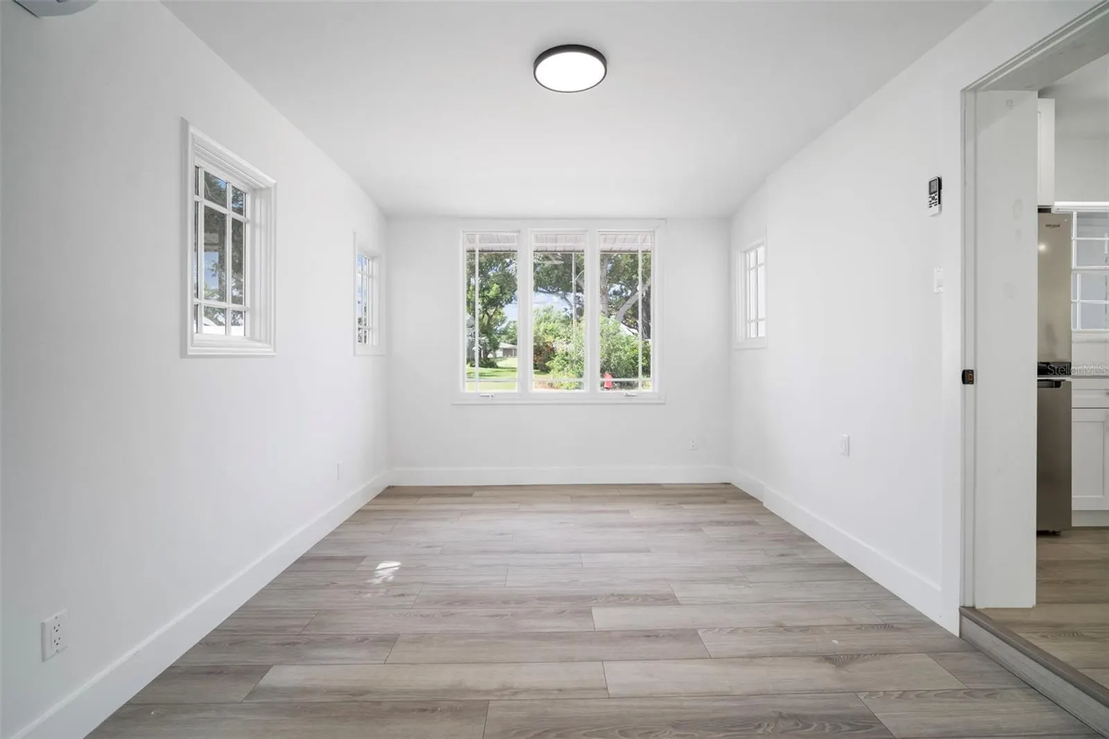 405 W SHADE DR