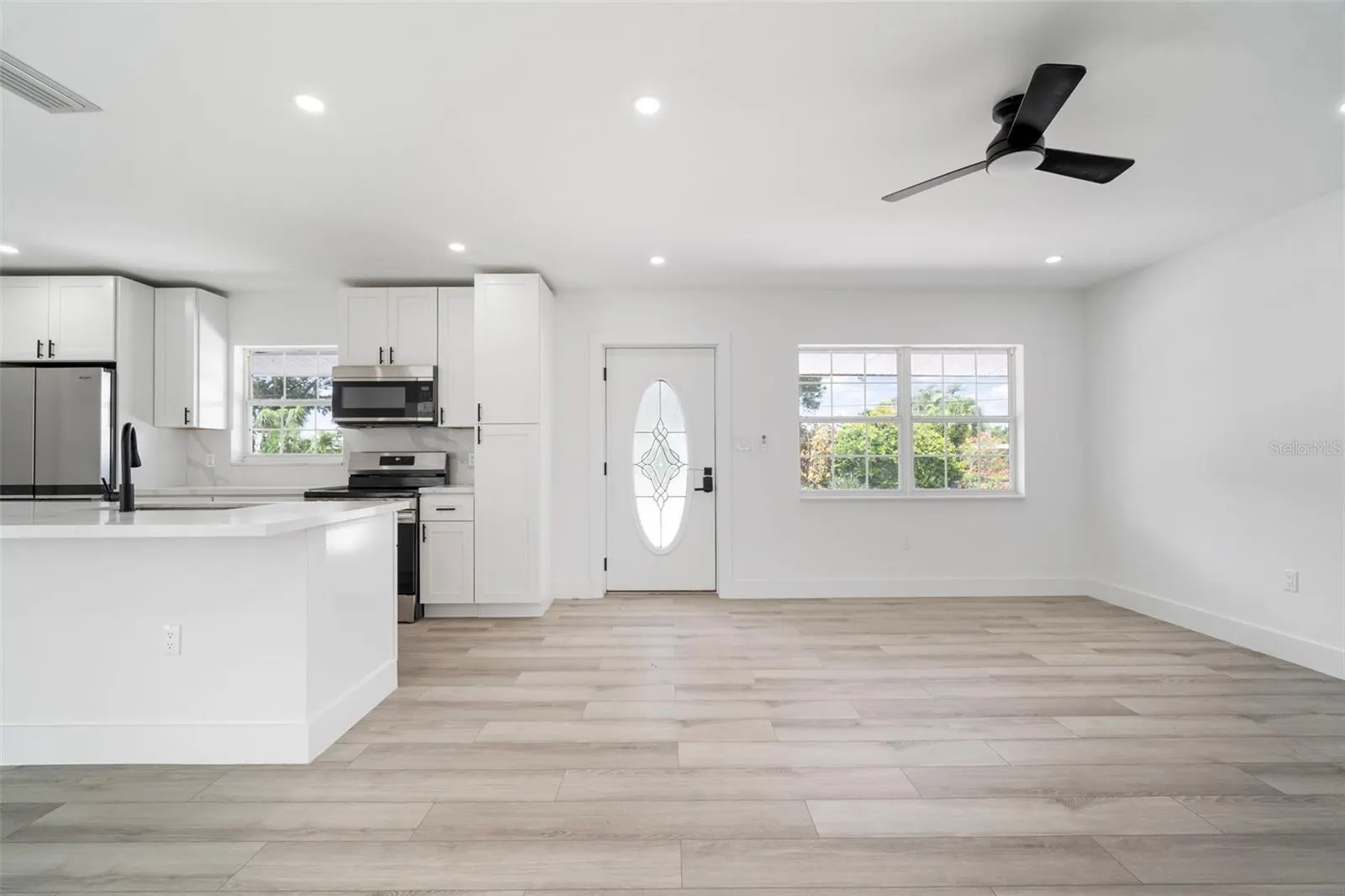 405 W SHADE DR