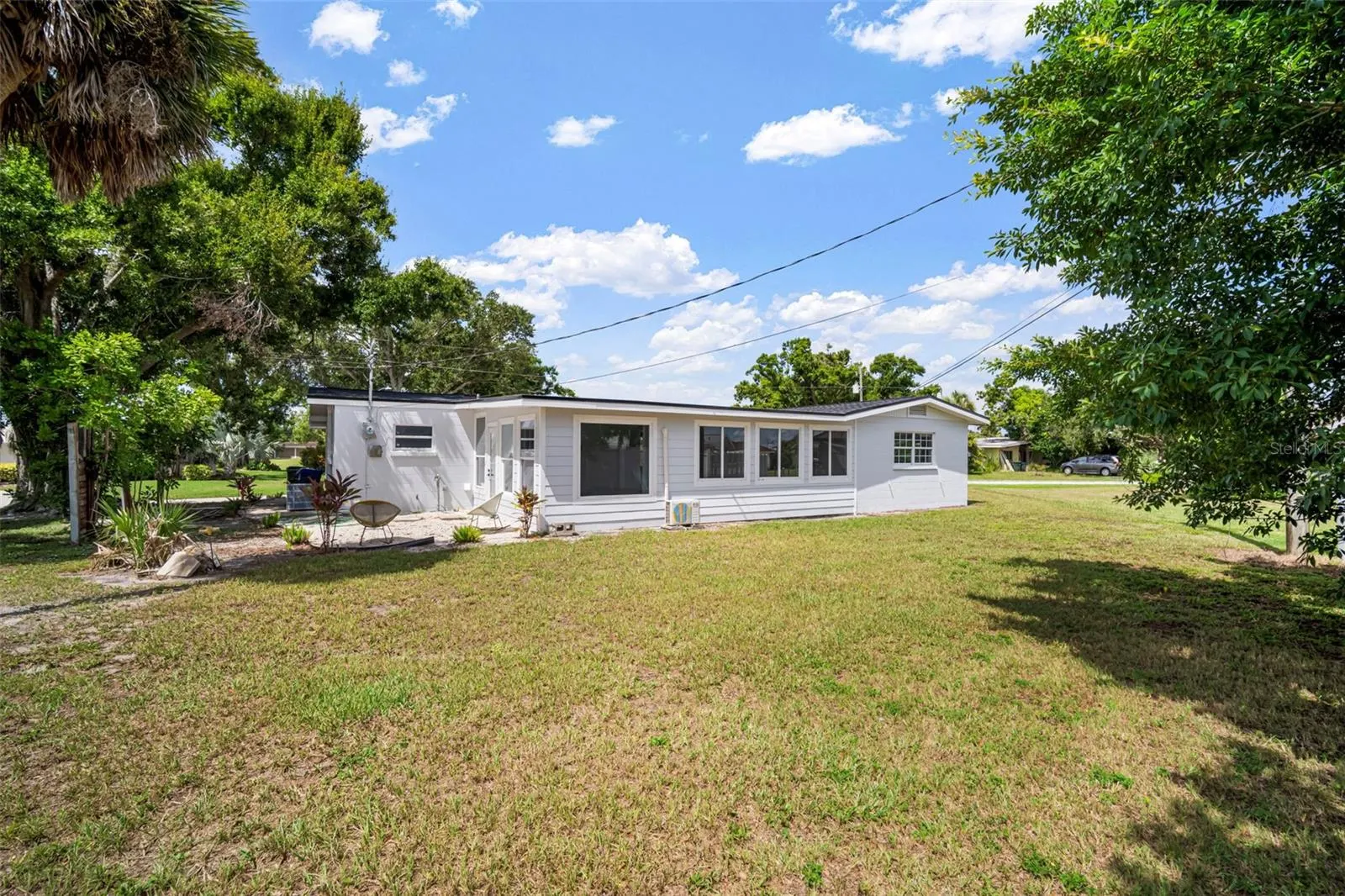 405 W SHADE DR