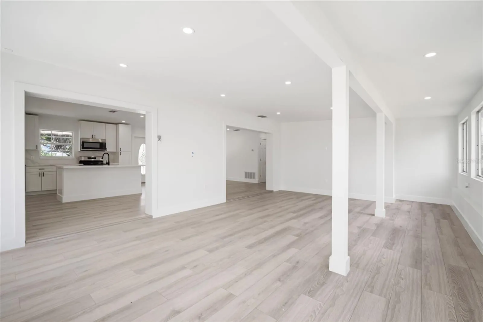 405 W SHADE DR