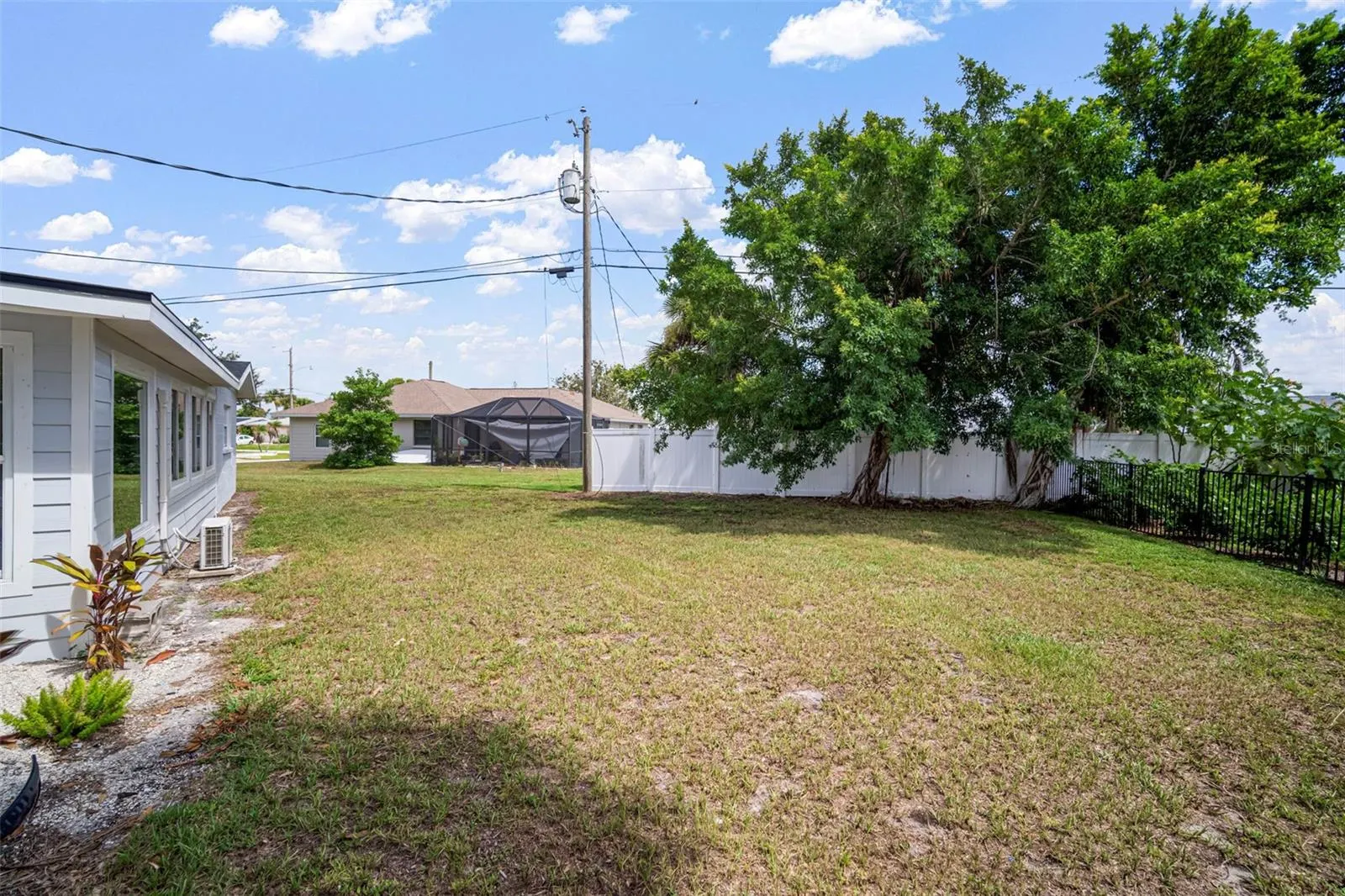 405 W SHADE DR