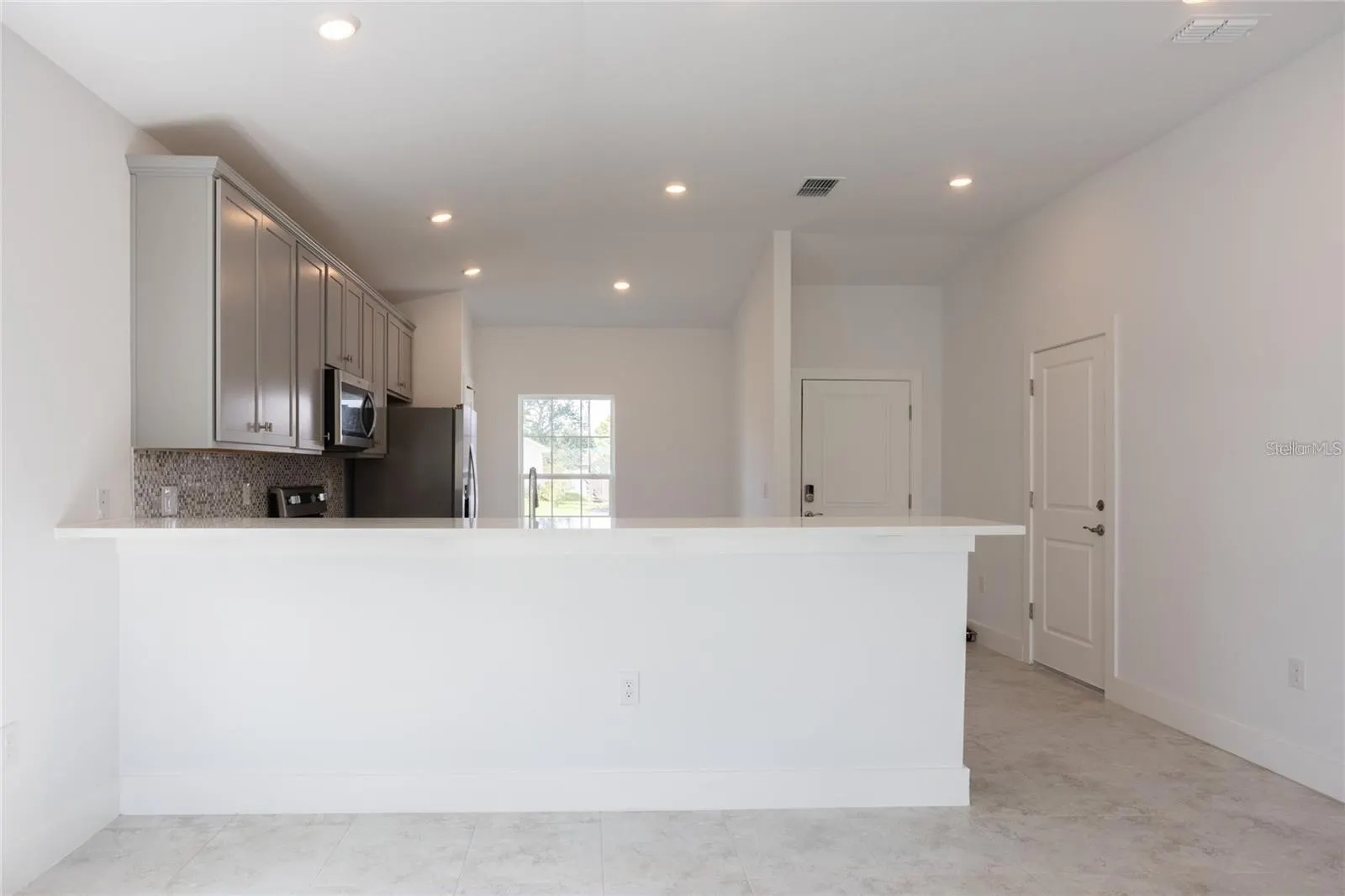 605 ROSE APPLE CIR