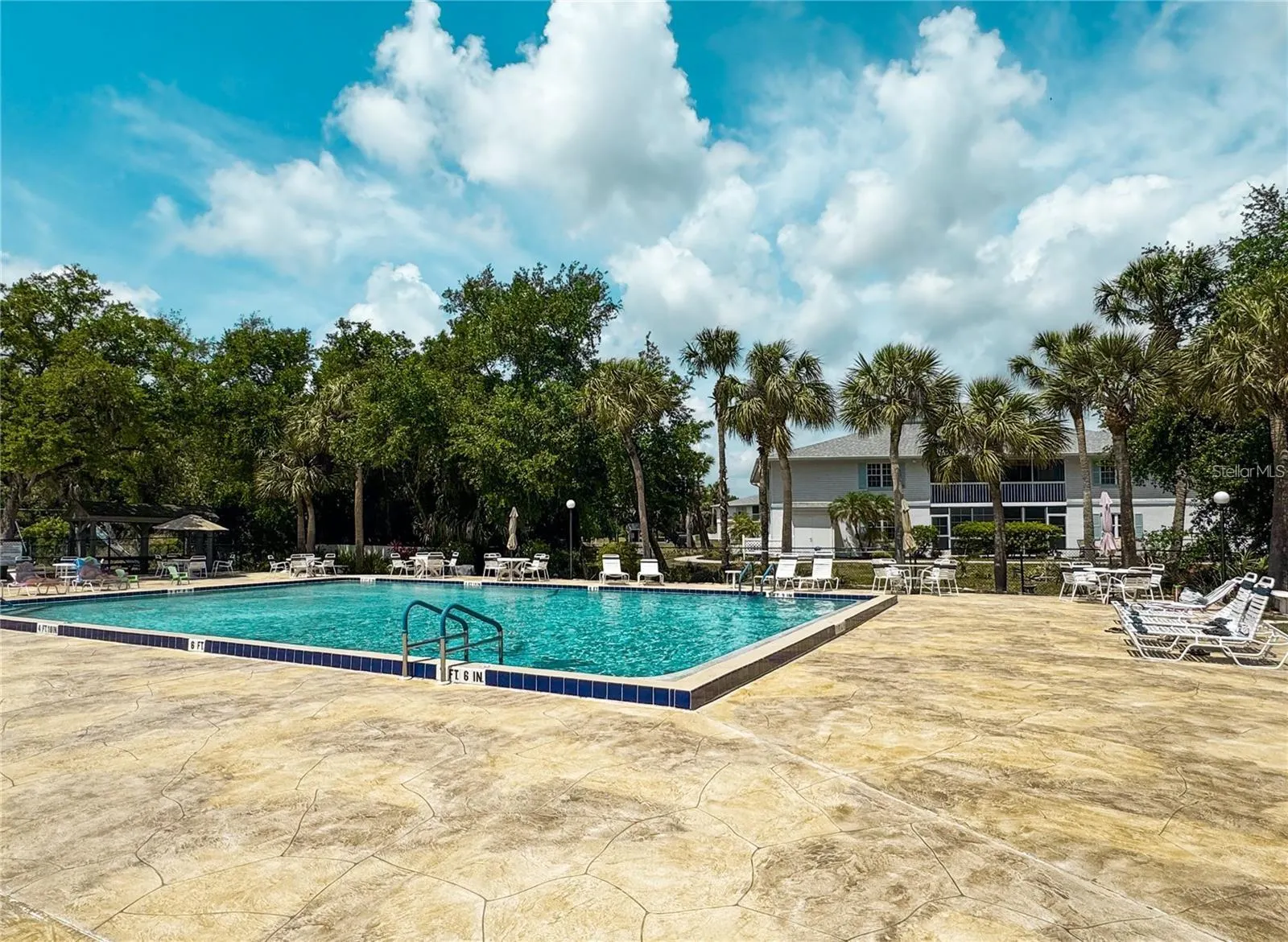 605 ROSE APPLE CIR