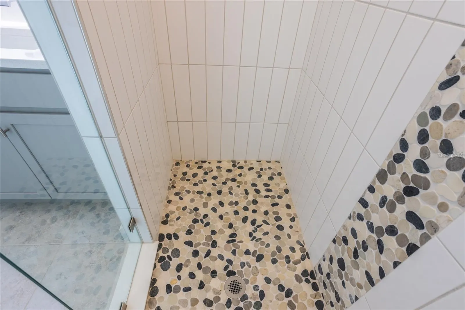 605 ROSE APPLE CIR