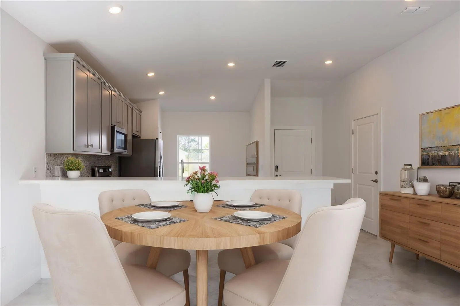 605 ROSE APPLE CIR