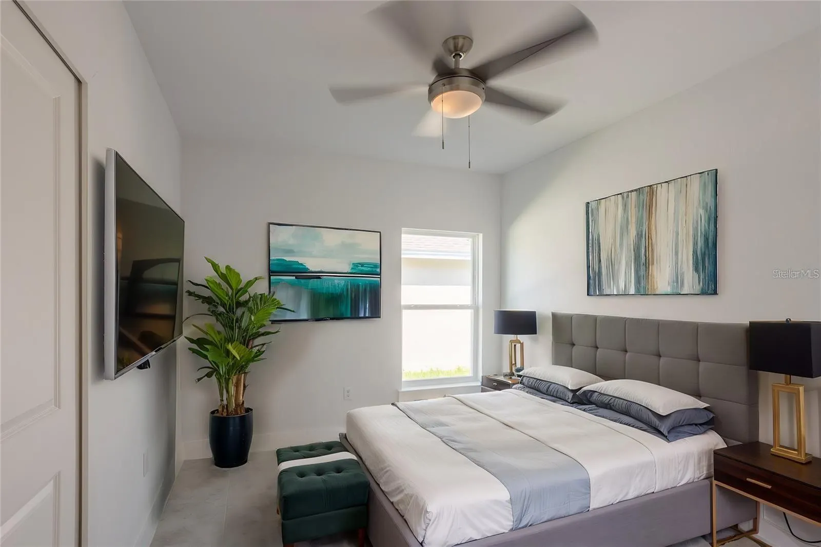 605 ROSE APPLE CIR