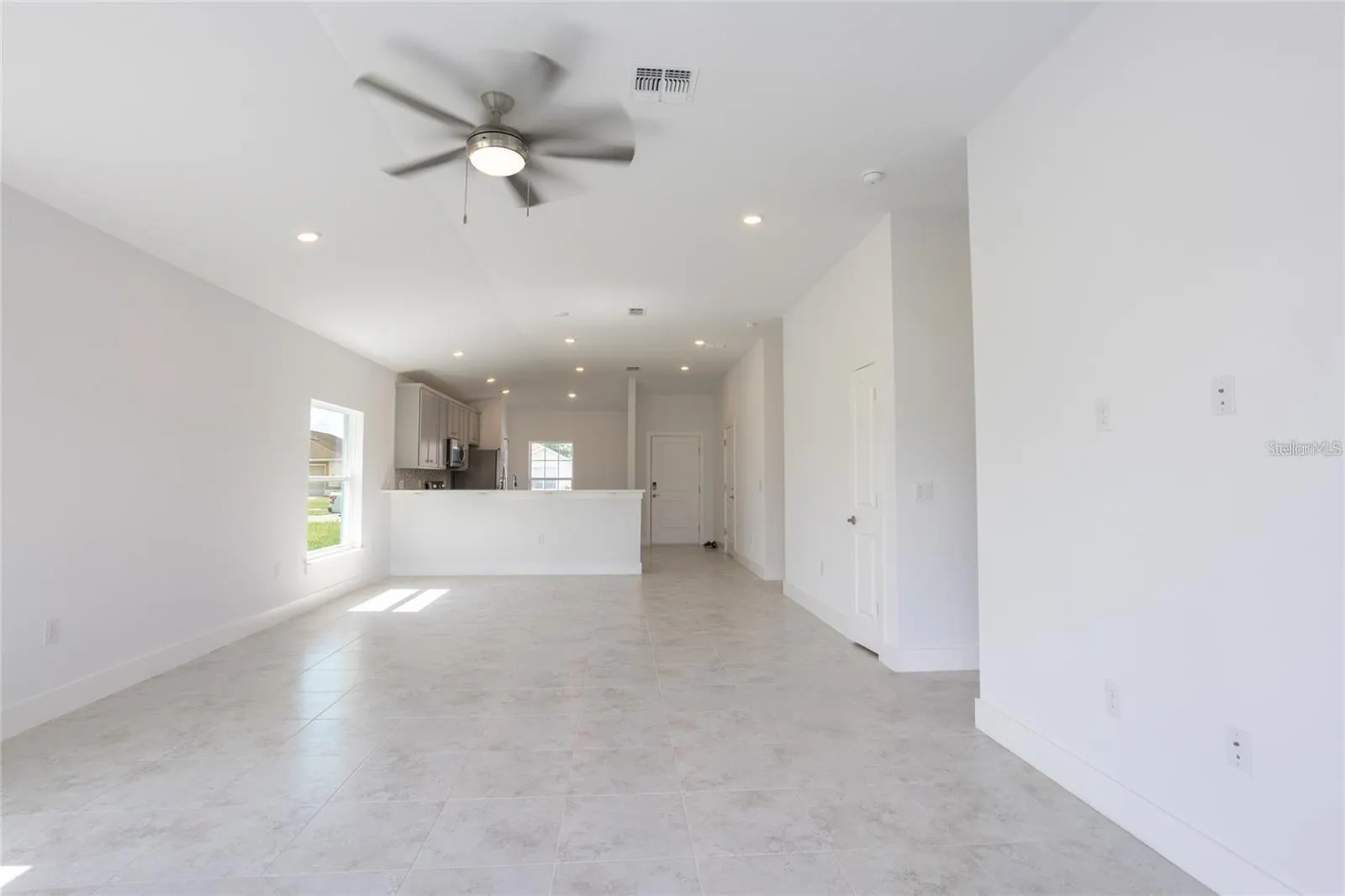 605 ROSE APPLE CIR