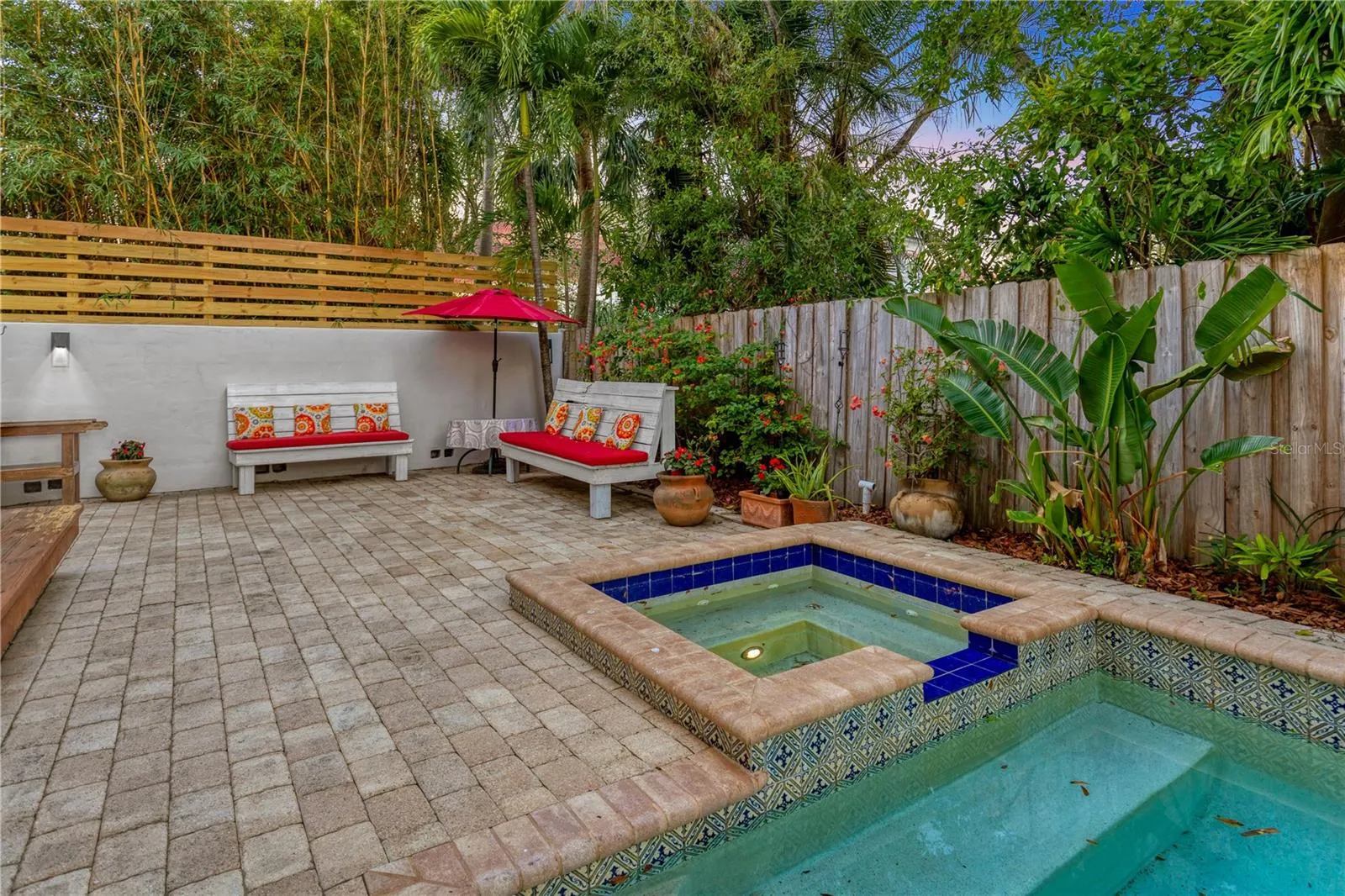 4845 W SUNSET BLVD