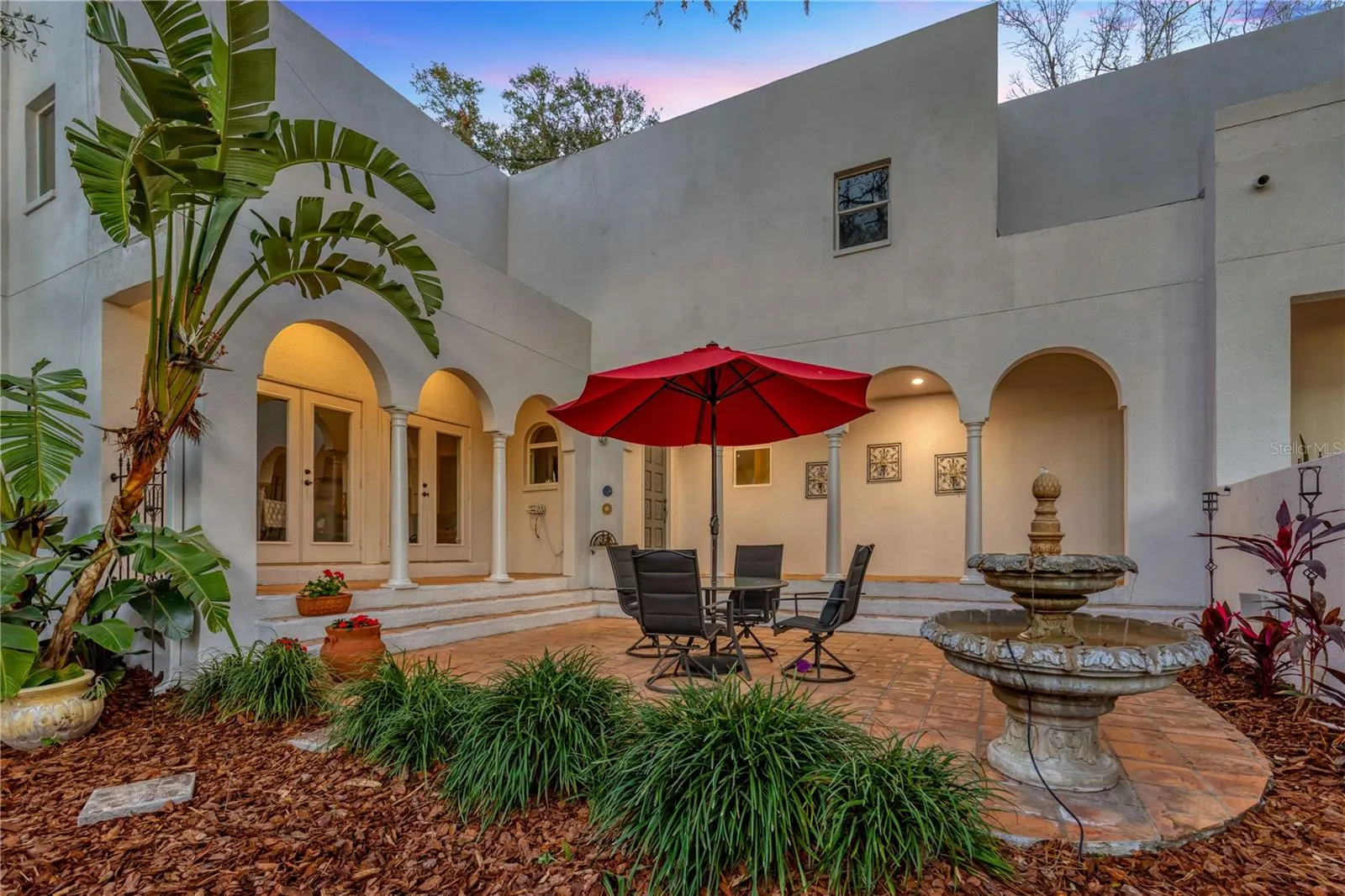 4845 W SUNSET BLVD