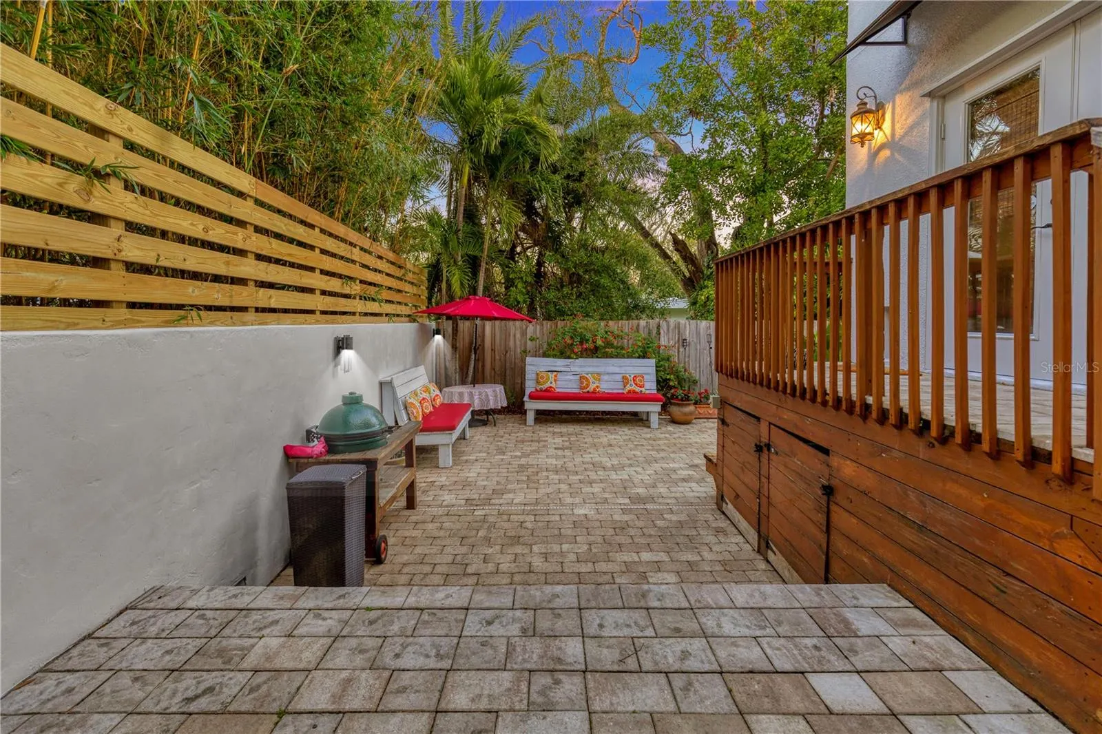 4845 W SUNSET BLVD