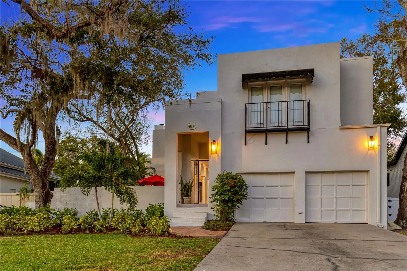 4845 W SUNSET BLVD