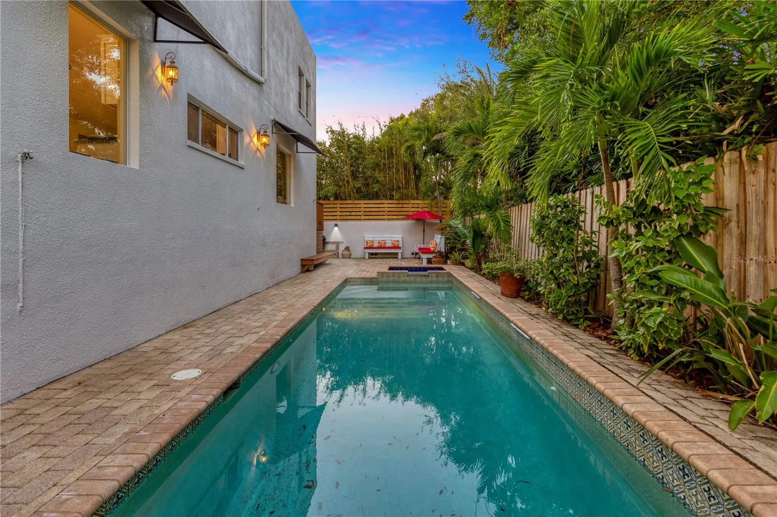 4845 W SUNSET BLVD