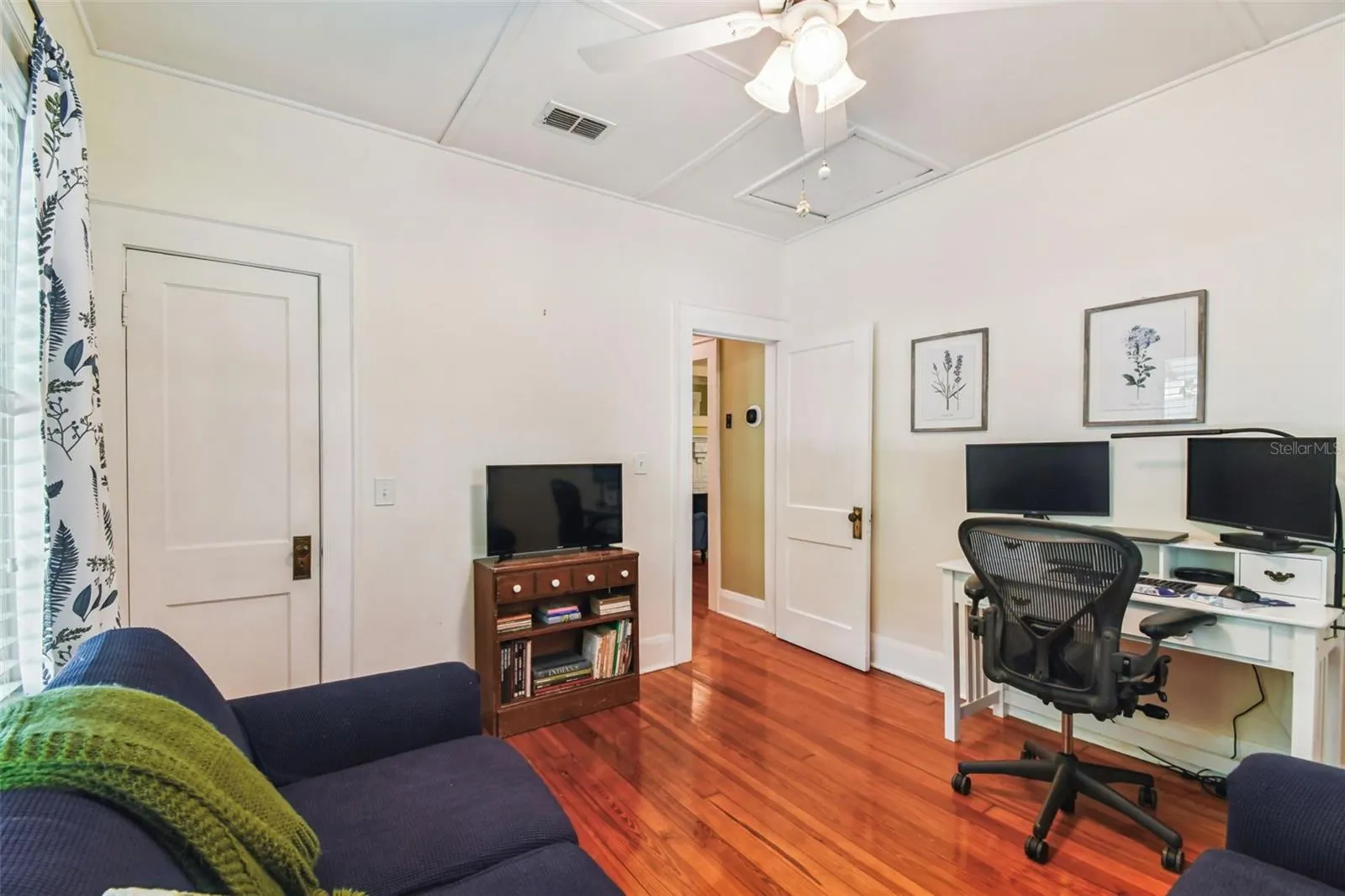 308 E CLIFTON ST