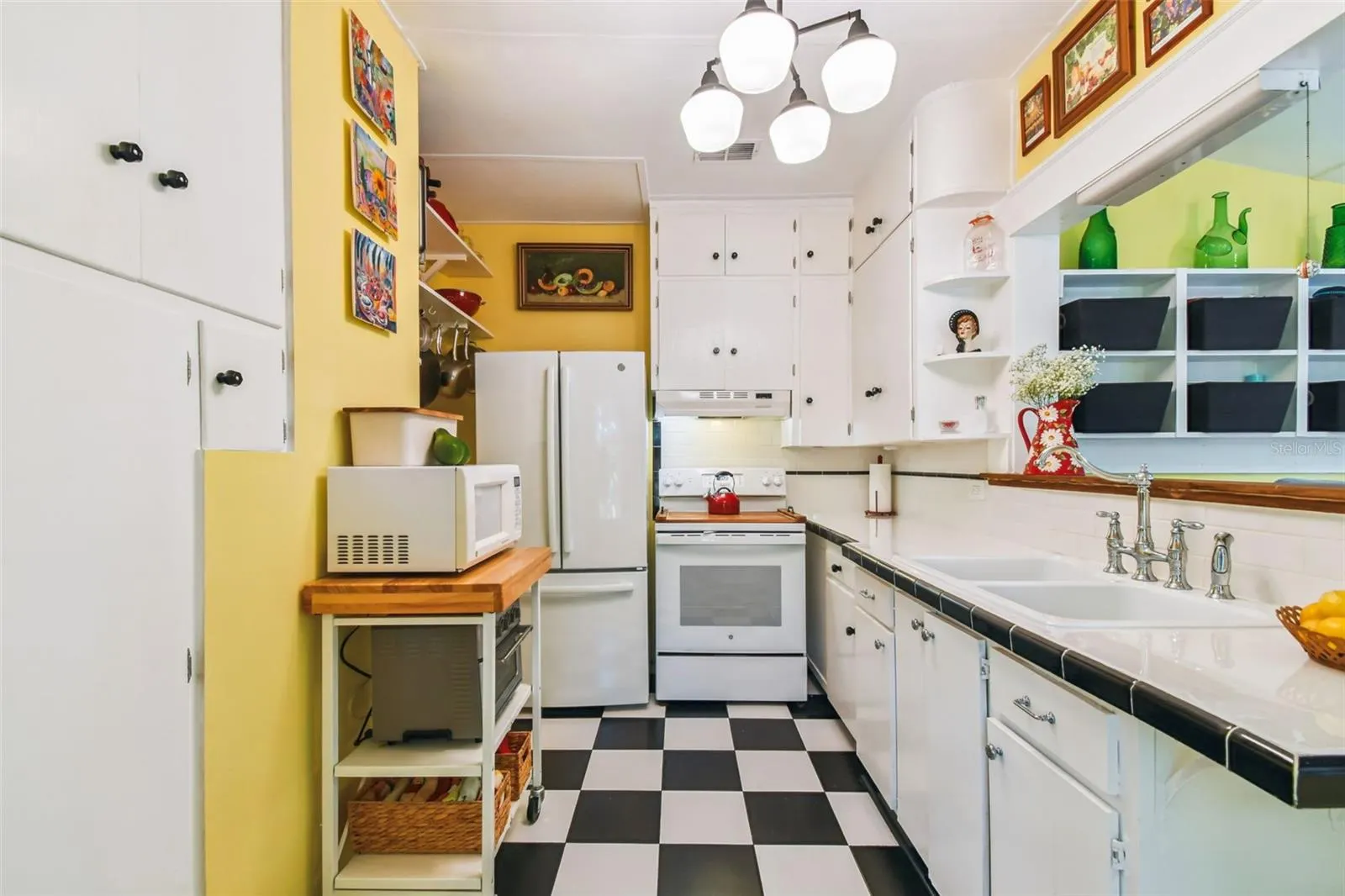 308 E CLIFTON ST