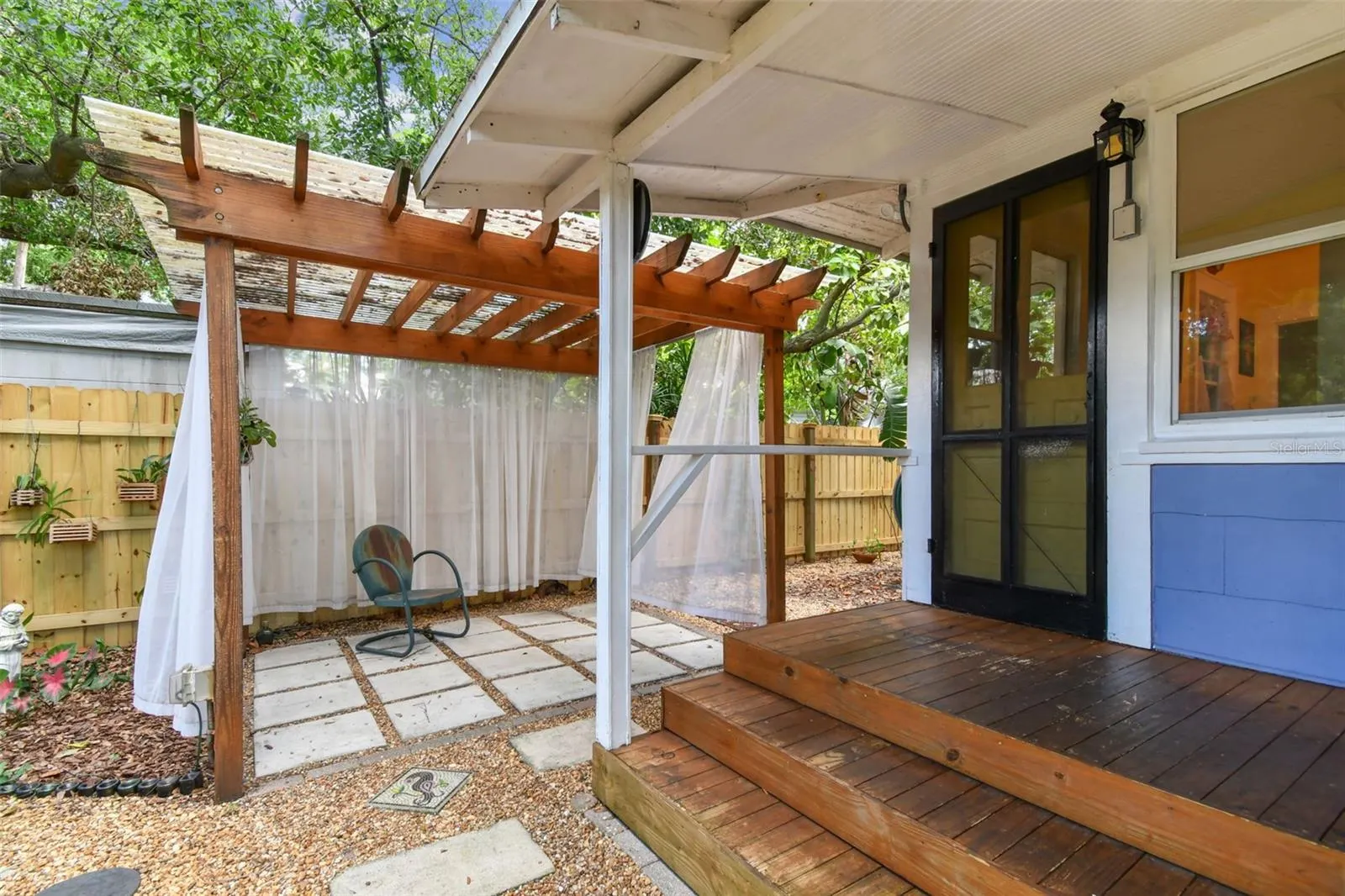 308 E CLIFTON ST