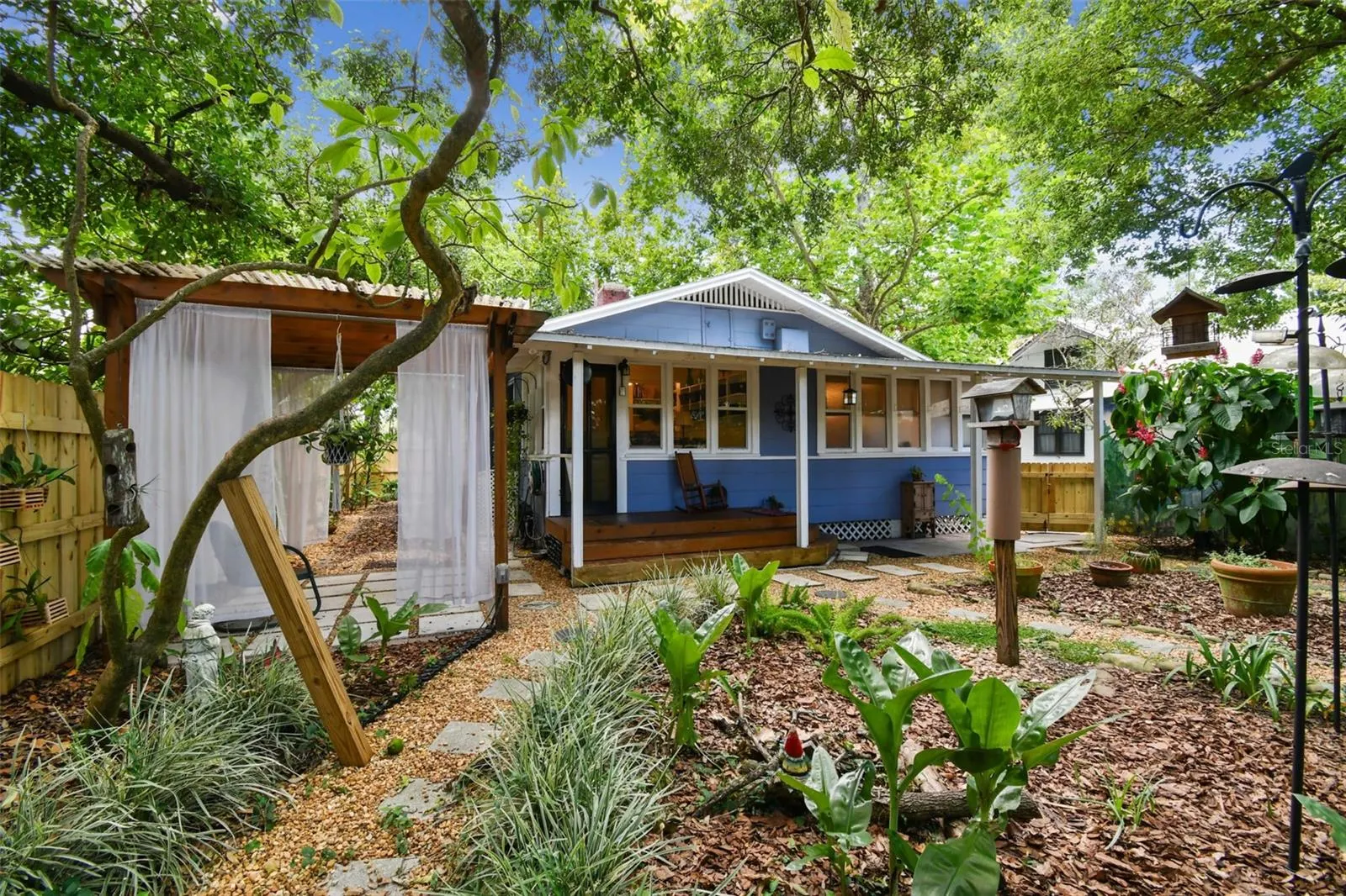 308 E CLIFTON ST