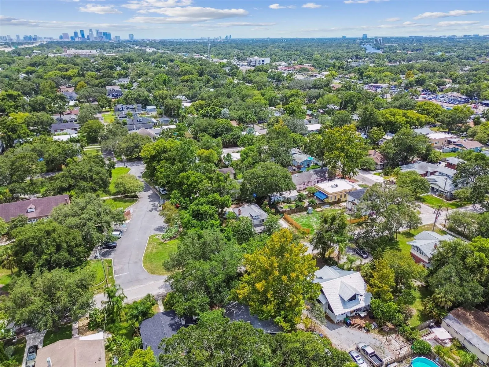 308 E CLIFTON ST